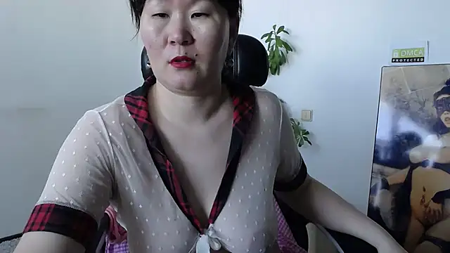 Snapshot of Akira_xx chatting on February 15, 7:51 am Akira xx online show from February 15, 7:51 am