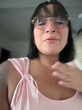 Snapshot of DannaaMeliza chatting on December 21, 12:06 pm DannaaMeliza online show from December 21, 12:06 pm
