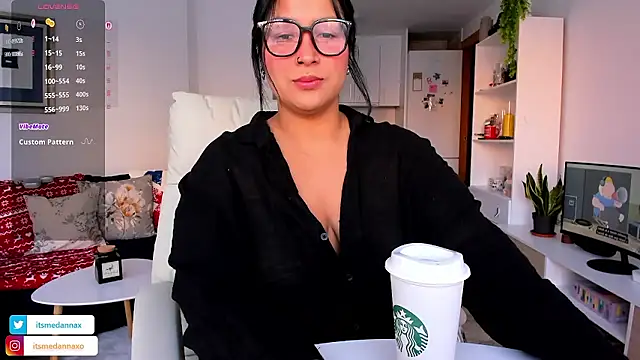 DannaaMeliza online show from January 10, 8:20 am