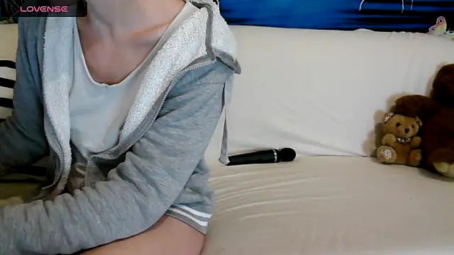 Naughtycandy9 online show from March 26, 3:32 pm