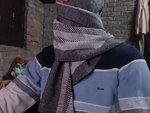 Snapshot of ThethunderPo chatting on December 2, 3:25 pm ThethunderPo online show from December 2, 3:25 pm