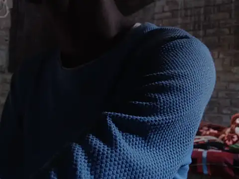 Snapshot of ThethunderPo chatting on November 6, 2:37 am ThethunderPo online show from November 6, 2:37 am