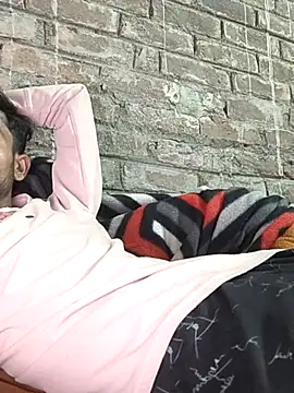 Snapshot of ThethunderPo chatting on February 19, 6:11 am ThethunderPo online show from February 19, 6:11 am