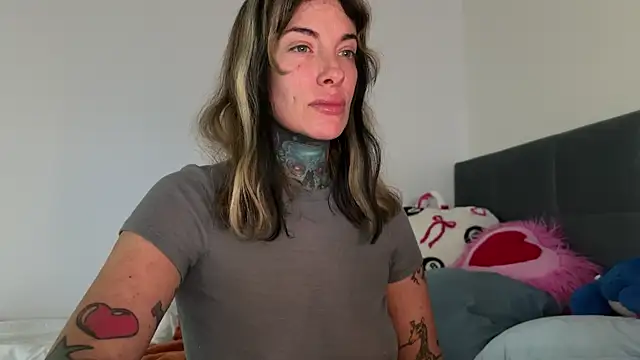 airgeadx online show from March 27, 8:21 pm