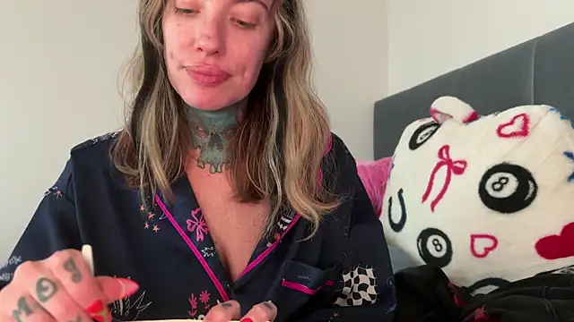 airgeadx online show from April 12, 5:38 pm