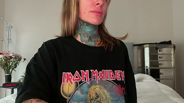 airgeadx online show from February 24, 7:15 pm