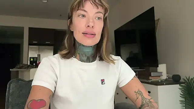 airgeadx online show from November 8, 3:04 pm