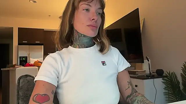 airgeadx online show from November 4, 8:45 pm