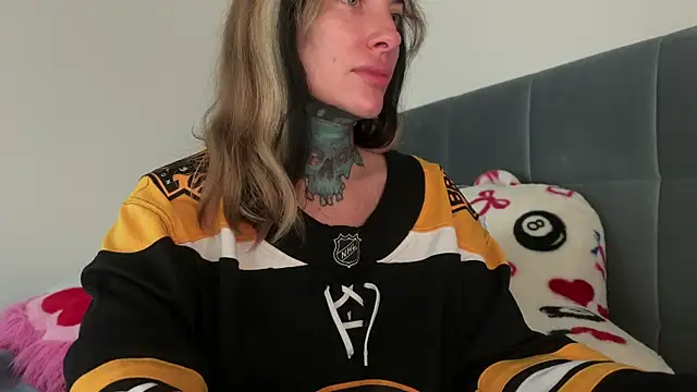 airgeadx online show from April 10, 2:24 pm