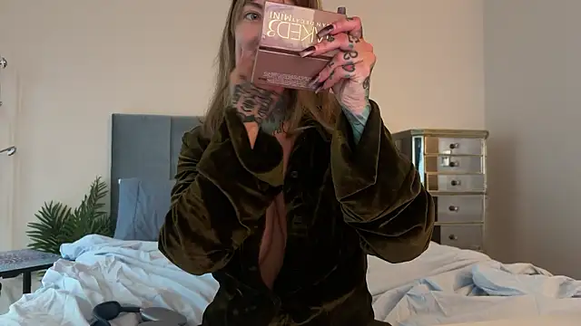 airgeadx online show from February 8, 7:44 pm