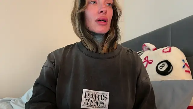 airgeadx online show from April 18, 8:20 pm