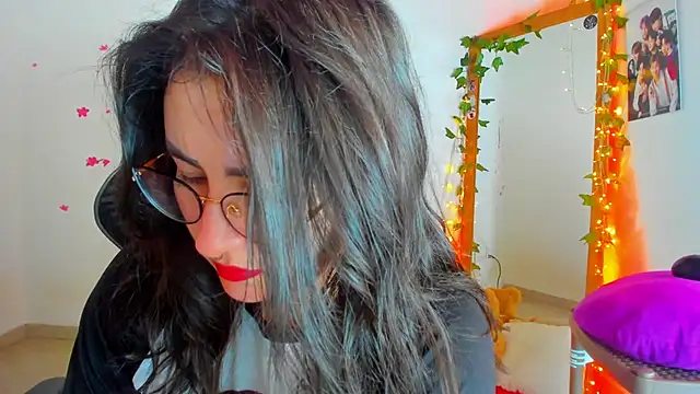 Susan Foxx online show from October 30, 7:22 pm