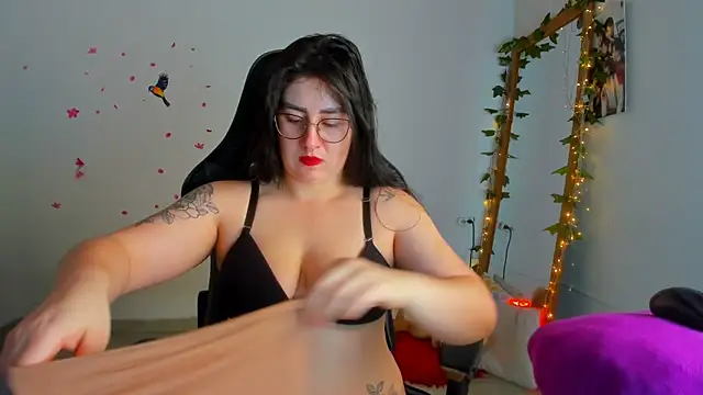 Susan Foxx online show from December 14, 7:19 pm