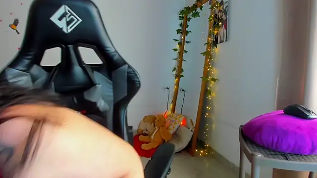 Susan Foxx online show from February 7, 6:05 pm