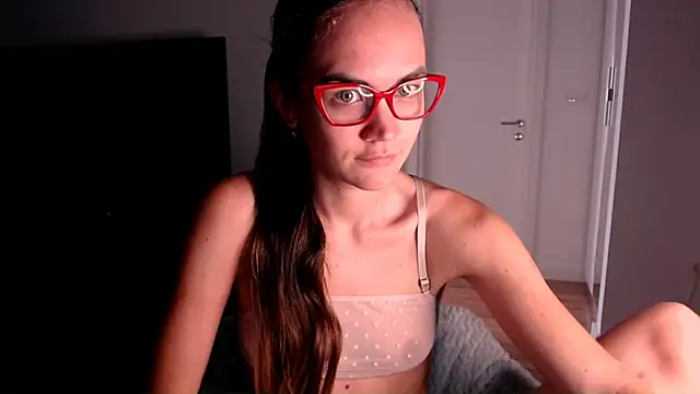 EvelynGG online show from July 3, 9:05 am