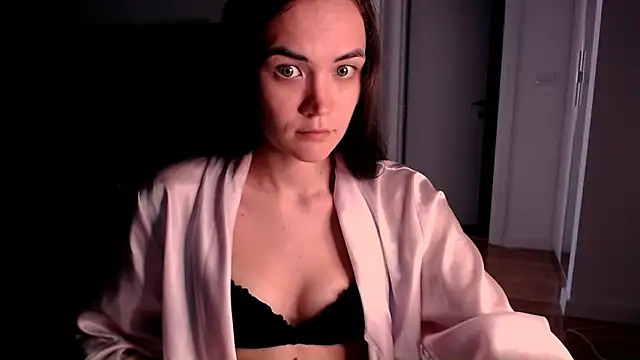 EvelynGG online show from April 28, 9:24 am