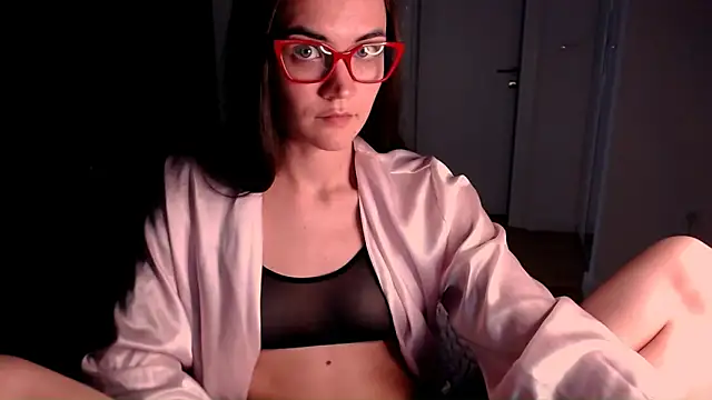 Snapshot of EvelynGG chatting on May 11, 2:56 pm EvelynGG online show from May 11, 2:56 pm