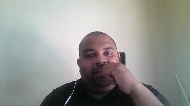 Snapshot of FatCockBoySL chatting on May 9, 4:05 am FatCockBoySL online show from May 9, 4:05 am