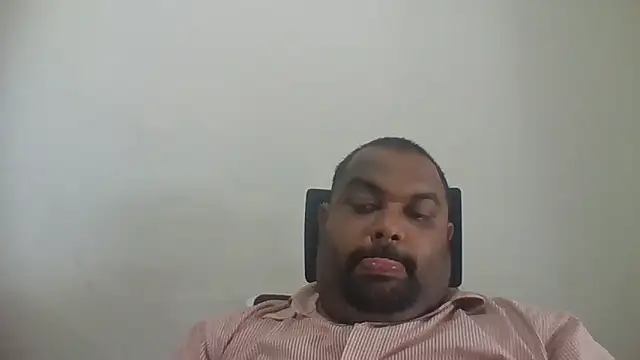 Snapshot of FatCockBoySL chatting on May 25, 8:57 am FatCockBoySL online show from May 25, 8:57 am