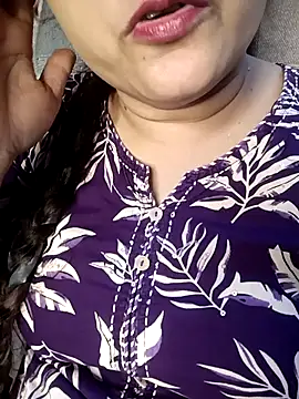 Snapshot of naughtymadam chatting on May 13, 5:58 am naughtymadam online show from May 13, 5:58 am