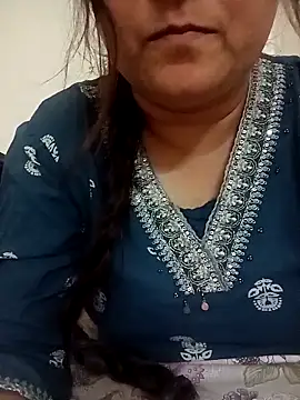 naughtymadam online show from March 15, 7:37 am