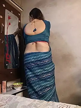 Snapshot of naughtymadam chatting on July 9, 6:36 am naughtymadam online show from July 9, 6:36 am
