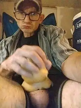 Snapshot of ROBERT0516 chatting on October 28, 3:29 am ROBERT0516 online show from October 28, 3:29 am