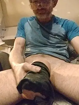 Snapshot of ROBERT0516 chatting on February 9, 12:08 am ROBERT0516 online show from February 9, 12:08 am