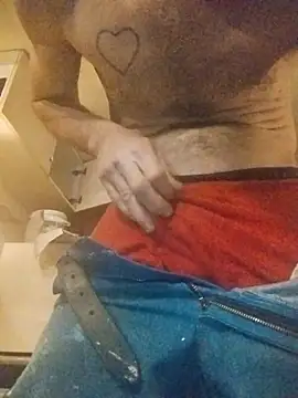 Snapshot of ROBERT0516 chatting on February 12, 1:38 am ROBERT0516 online show from February 12, 1:38 am