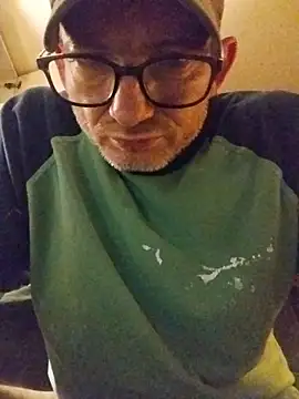 Snapshot of ROBERT0516 chatting on November 2, 1:21 am ROBERT0516 online show from November 2, 1:21 am