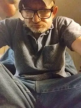 Snapshot of ROBERT0516 chatting on November 21, 11:42 am ROBERT0516 online show from November 21, 11:42 am