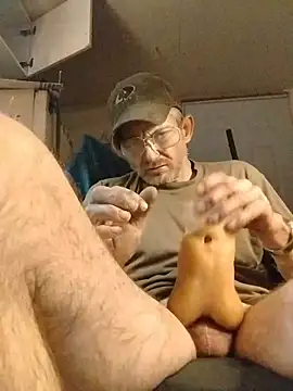 Snapshot of ROBERT0516 chatting on November 20, 3:07 am ROBERT0516 online show from November 20, 3:07 am