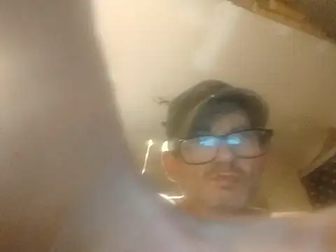 Snapshot of ROBERT0516 chatting on December 20, 12:52 pm ROBERT0516 online show from December 20, 12:52 pm