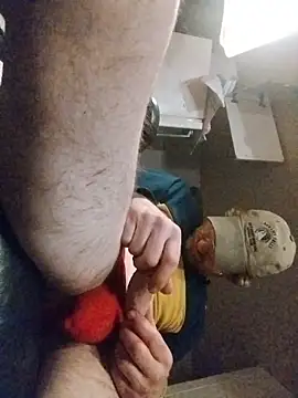 Snapshot of ROBERT0516 chatting on February 7, 10:45 am ROBERT0516 online show from February 7, 10:45 am