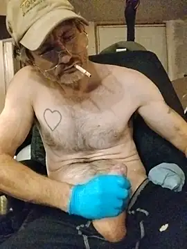 ROBERT0516 online show from April 4, 11:00 pm