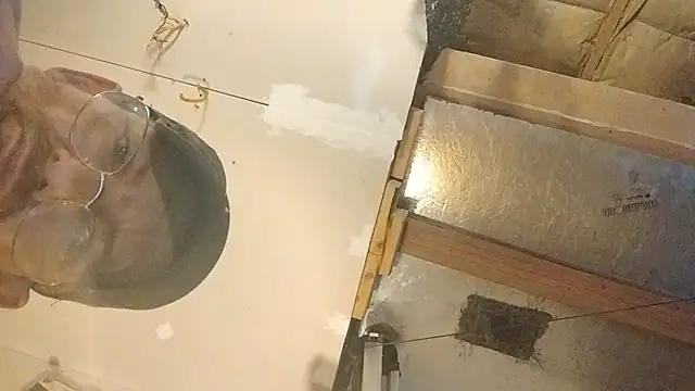 Snapshot of ROBERT0516 chatting on November 29, 6:13 am ROBERT0516 online show from November 29, 6:13 am