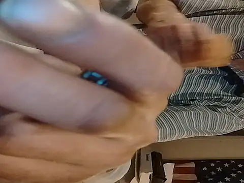 ROBERT0516 online show from May 4, 12:41 pm