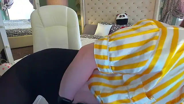 MiaRedFox online show from February 25, 9:53 am