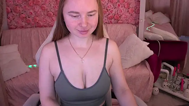 MiaRedFox online show from March 6, 6:41 am