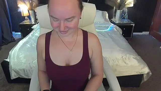 MiaRedFox online show from October 25, 12:17 pm