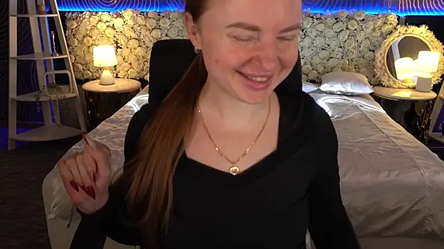 MiaRedFox online show from January 17, 1:26 pm