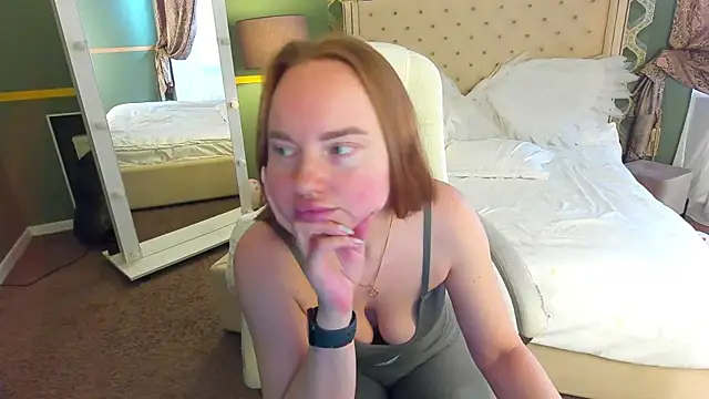 MiaRedFox online show from March 13, 9:43 am