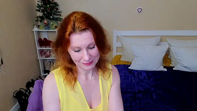 Snapshot of FoxySophia chatting on December 20, 7:06 pm FoxySophia online show from December 20, 7:06 pm