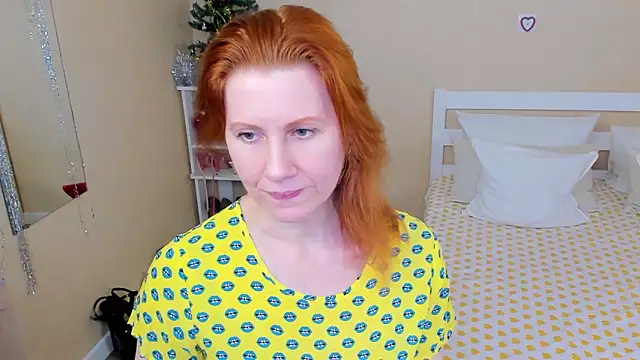 Snapshot of FoxySophia chatting on January 12, 12:06 am FoxySophia online show from January 12, 12:06 am