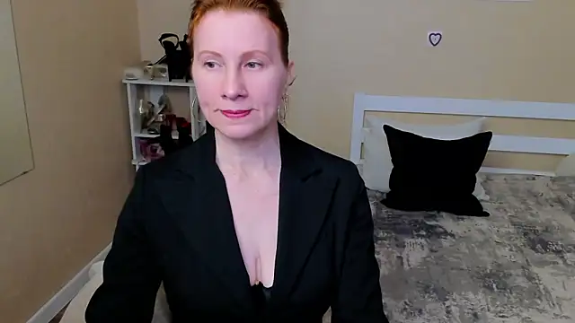 FoxySophia online show from October 2, 4:05 am
