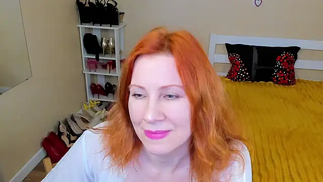 FoxySophia online show from July 4, 8:35 pm