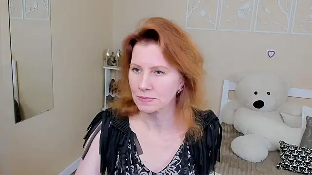 FoxySophia online show from March 7, 10:10 pm