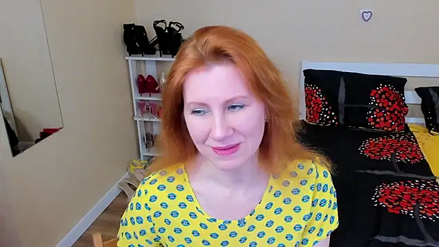 Snapshot of FoxySophia chatting on January 18, 6:55 pm FoxySophia online show from January 18, 6:55 pm