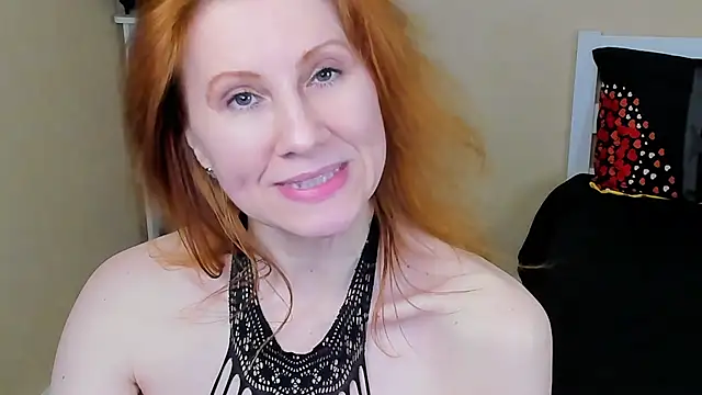 Snapshot of FoxySophia chatting on January 16, 1:04 pm FoxySophia online show from January 16, 1:04 pm