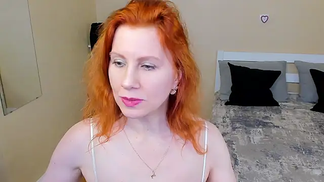 Snapshot of FoxySophia chatting on February 13, 4:29 pm FoxySophia online show from February 13, 4:29 pm